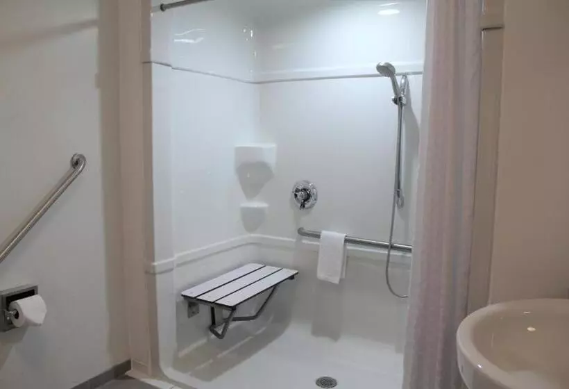 Hotel Residence & Conference Centre Niagaraonthelake