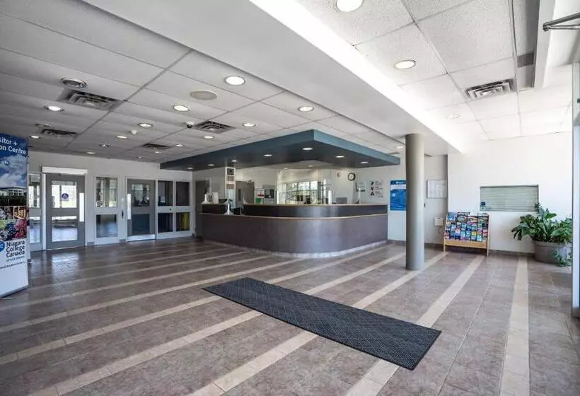 Hotel Residence & Conference Centre Niagaraonthelake