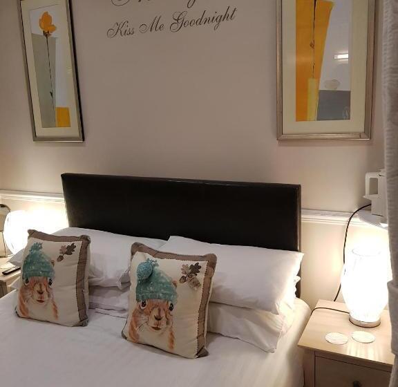 Отель Rock Dene