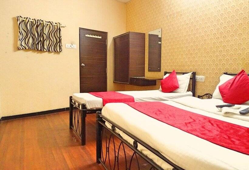 Отель Om Residency