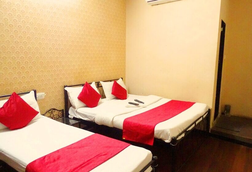 Отель Om Residency