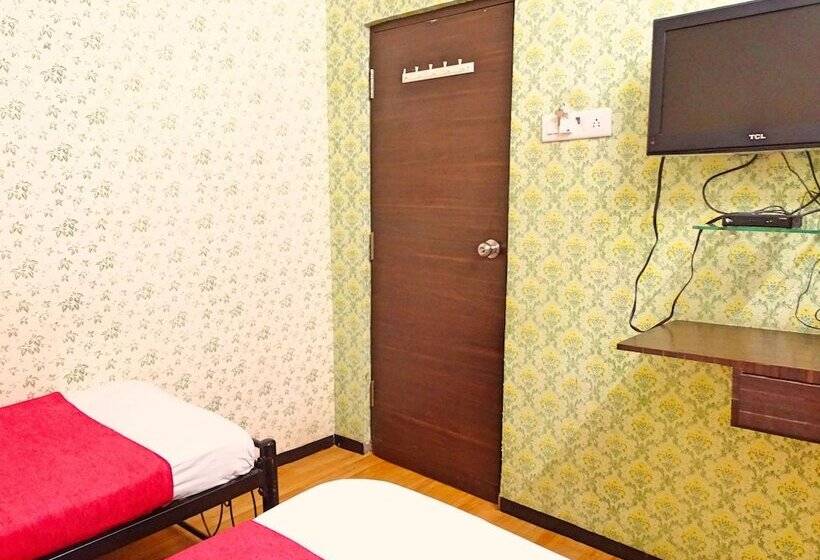 Отель Om Residency