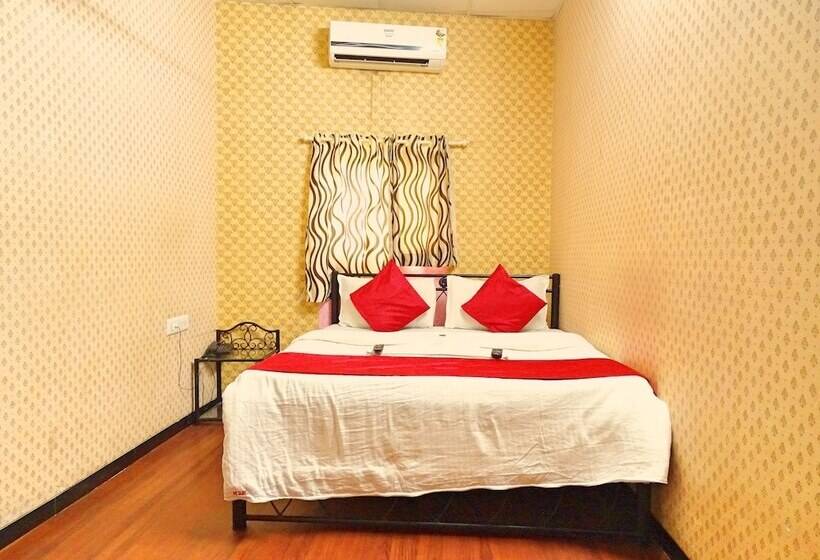 Отель Om Residency