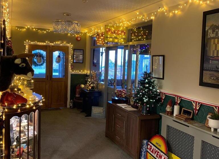 هتل The Headlands