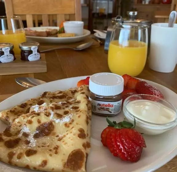 هتل The Headlands