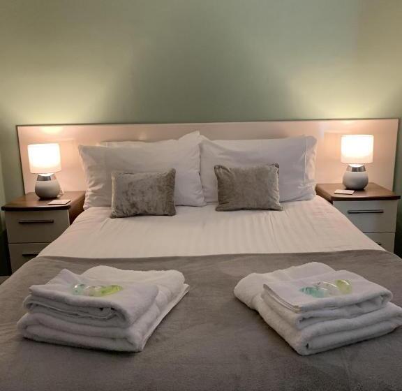 هتل The Headlands