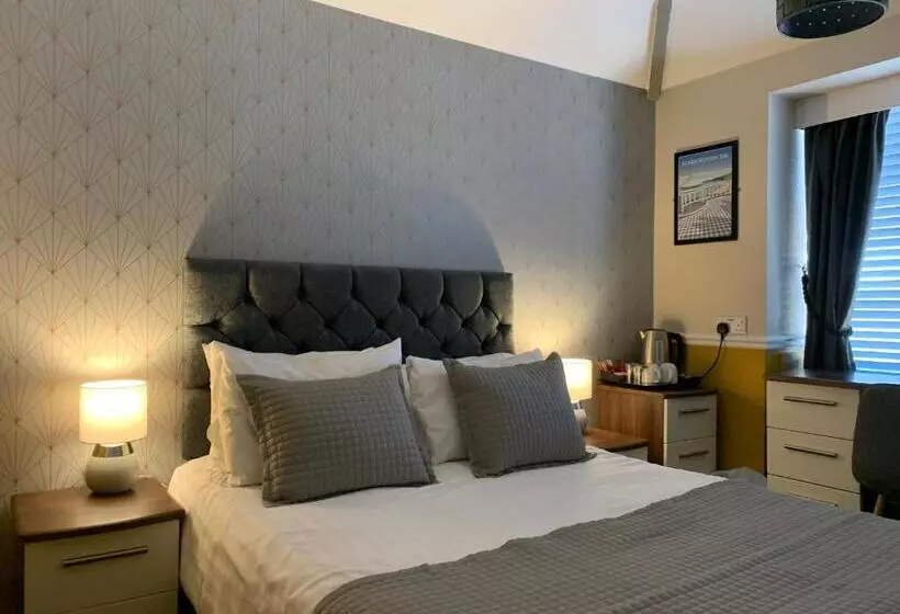 هتل The Headlands