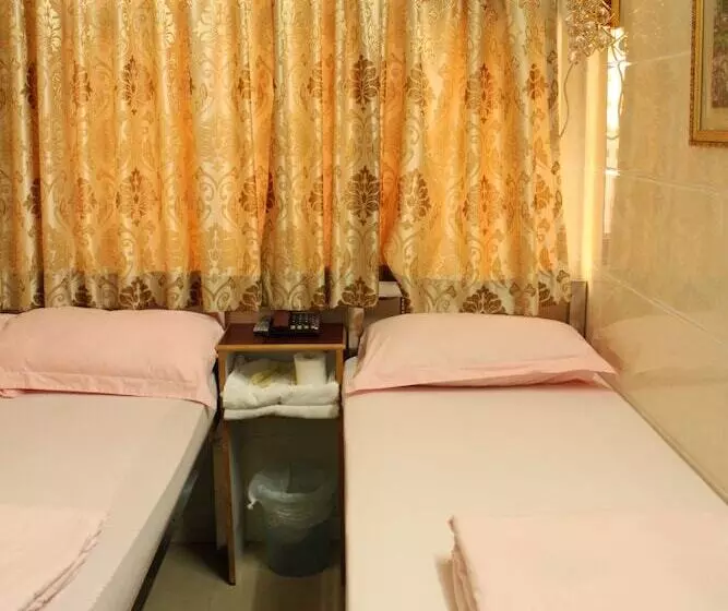 پانسیون Las Vegas Guest House   Carlton Group Of Hostels