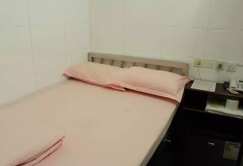 پانسیون Las Vegas Guest House   Carlton Group Of Hostels