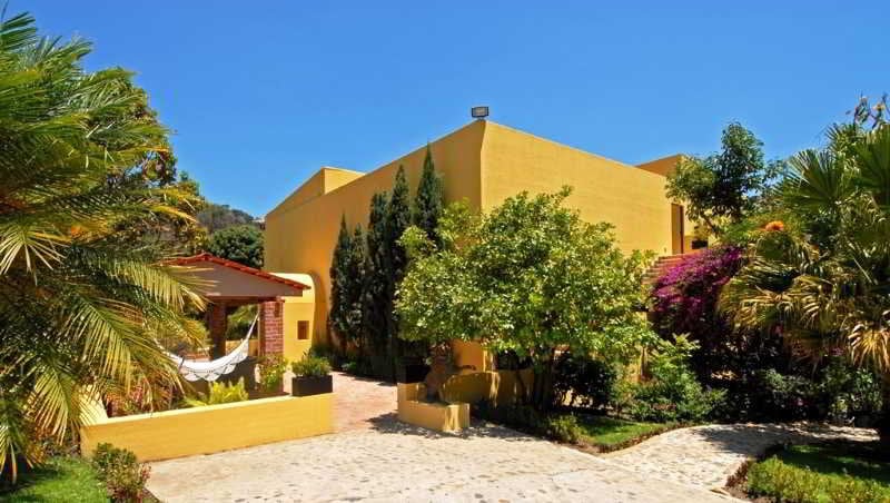 リゾートホテル Villa Azalea Inn & Organic Farm