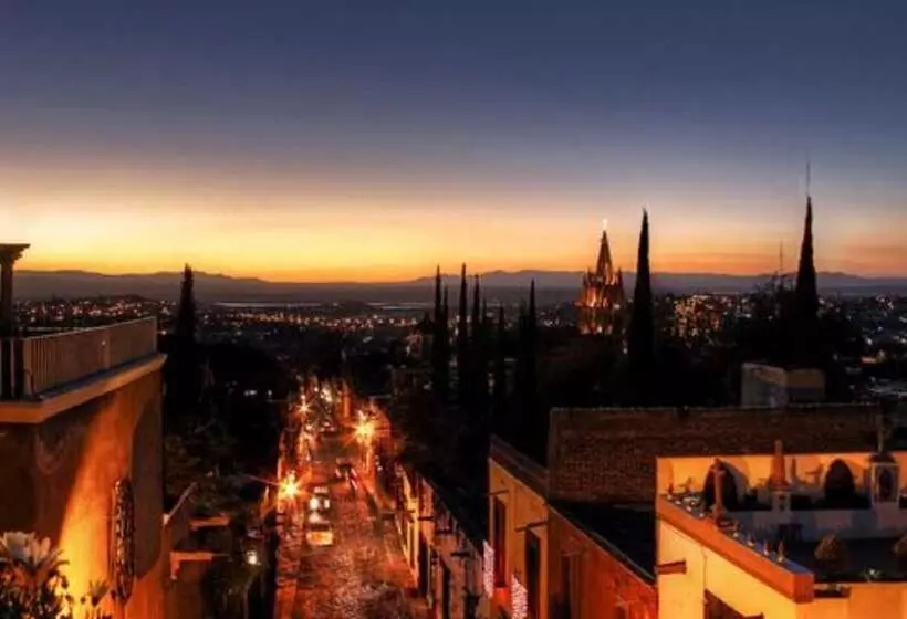 تختخواب و صبحانه Casa Schuck Boutique