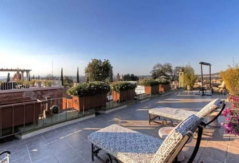 تختخواب و صبحانه Casa Schuck Boutique