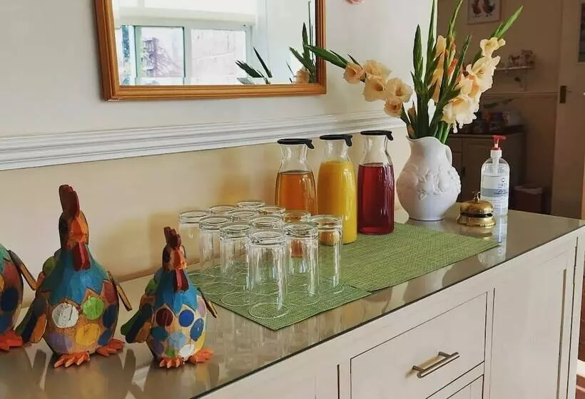 مبيت وإفطار Two Beaches