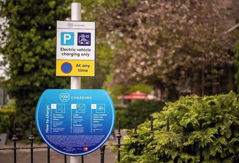 Hampton Hotel By Greene King Inns