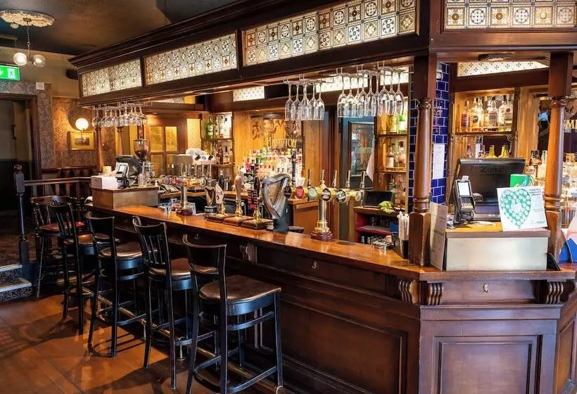 Hampton Hotel By Greene King Inns