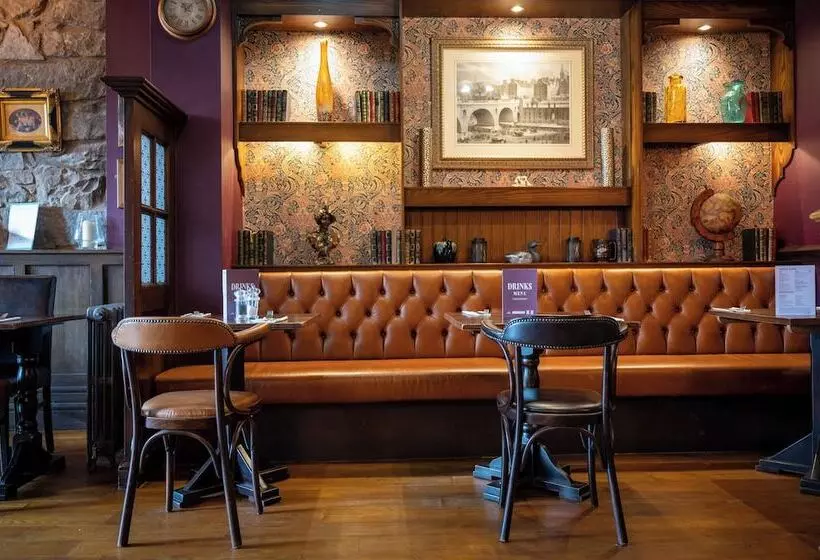 Hampton Hotel By Greene King Inns