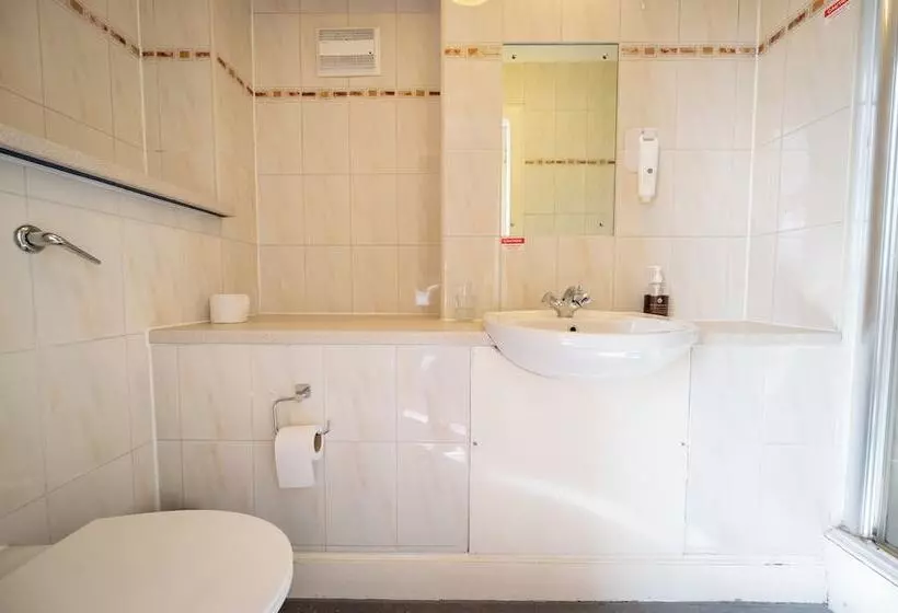 Hampton Hotel By Greene King Inns