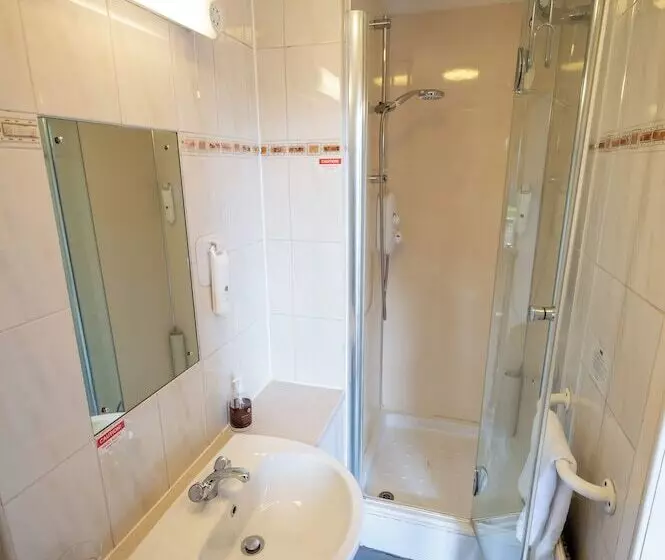 Hampton Hotel By Greene King Inns