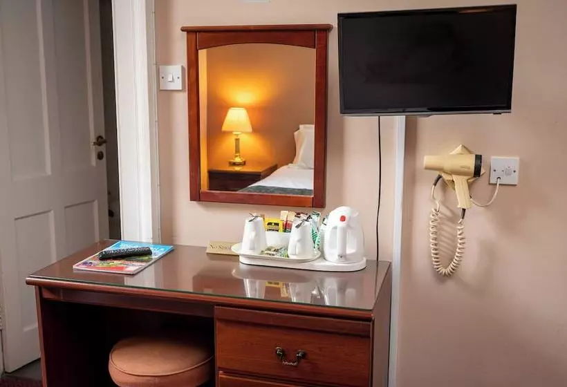 Hampton Hotel By Greene King Inns