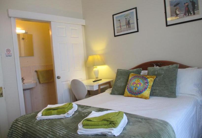 בית מלון כפרי Caledonia Guest House