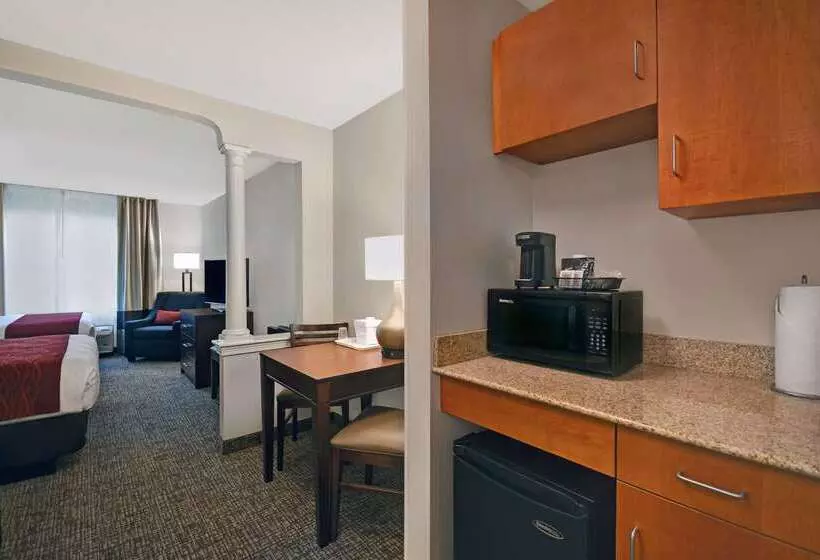 בית מלון כפרי Comfort Inn & Suites