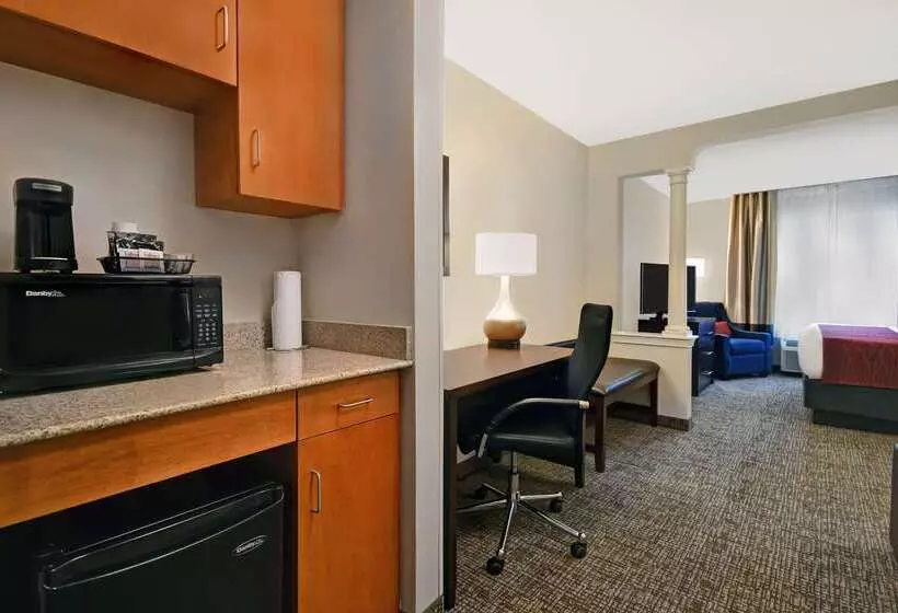 בית מלון כפרי Comfort Inn & Suites