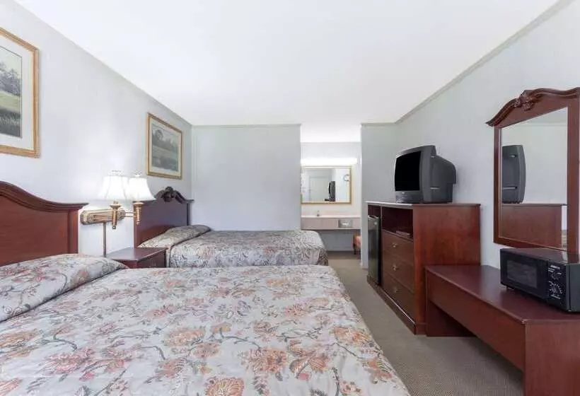 Отель Knights Inn Point South Yemassee