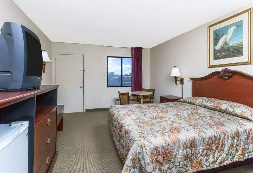 Отель Knights Inn Point South Yemassee