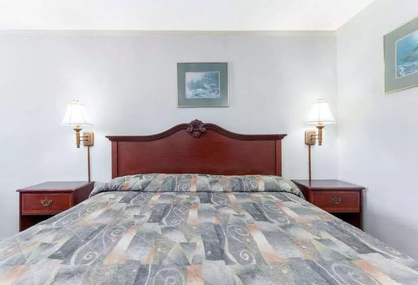 Отель Knights Inn Point South Yemassee