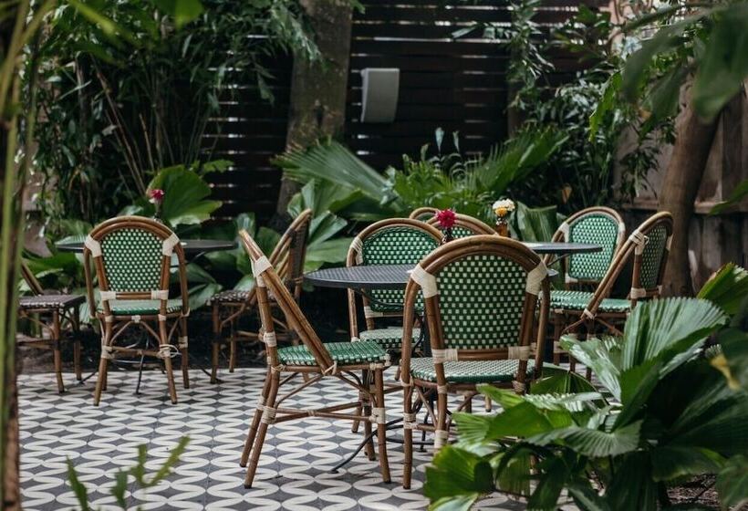 Отель Las Clementinas