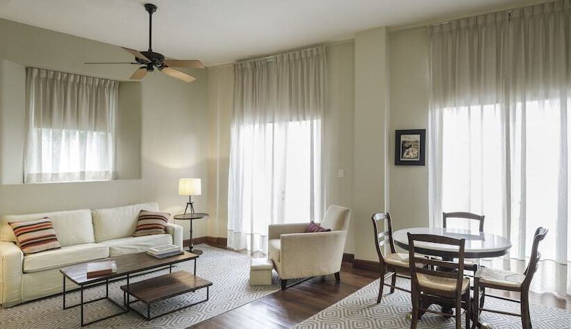 Отель Las Clementinas