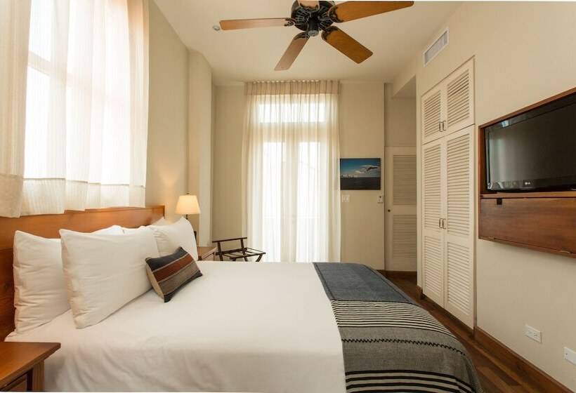 Отель Las Clementinas