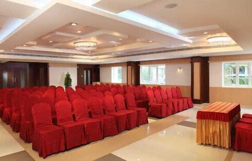 فندق Nm Royale County