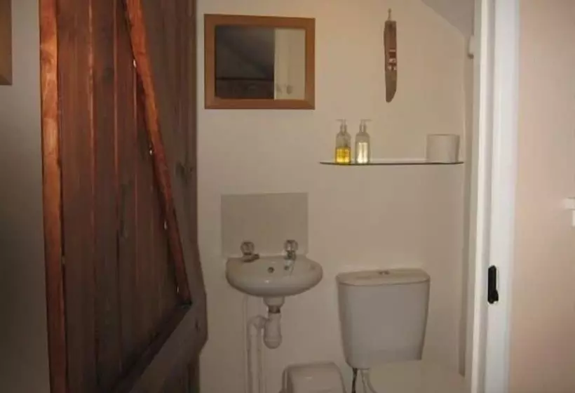 هتل North End Farm Country Guest House