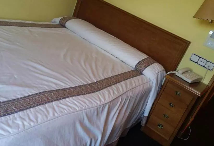 هتل Residencia Alvargonzález