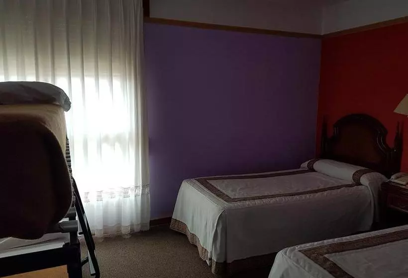 هتل Residencia Alvargonzález