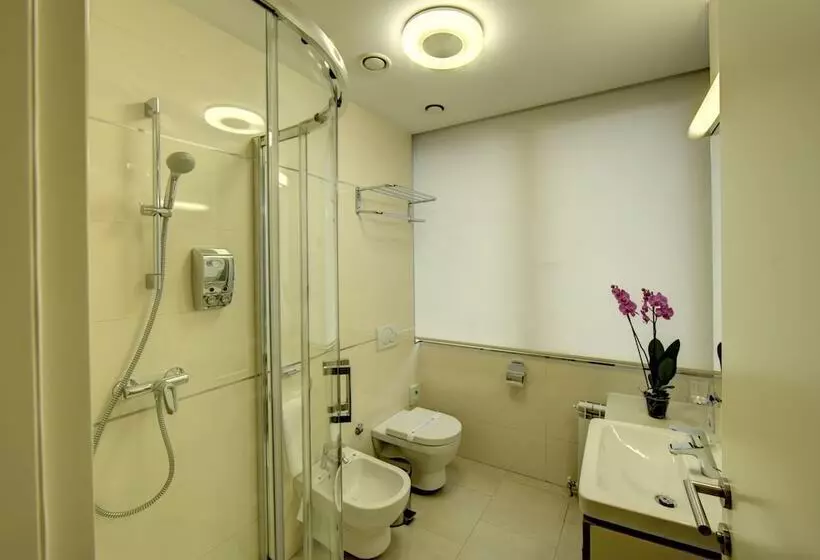 هتل Srbija Garden Free Parking