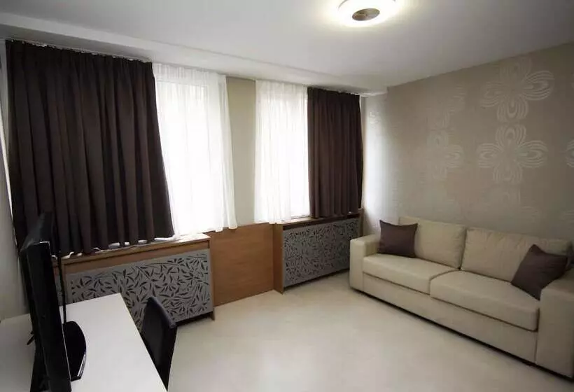 هتل Srbija Garden Free Parking