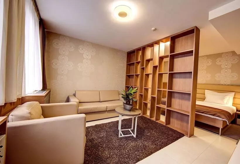 هتل Srbija Garden Free Parking