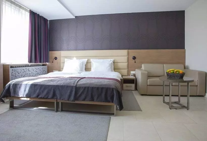 هتل Srbija Garden Free Parking