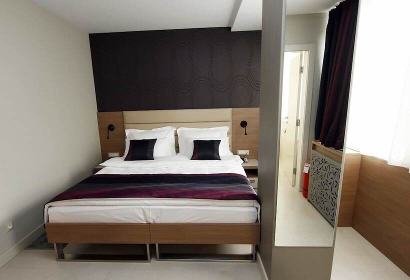 هتل Srbija Garden Free Parking