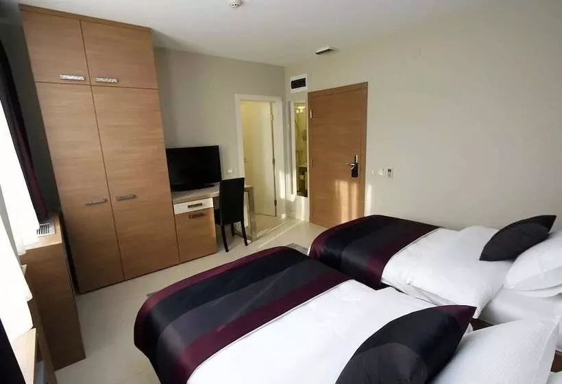 هتل Srbija Garden Free Parking