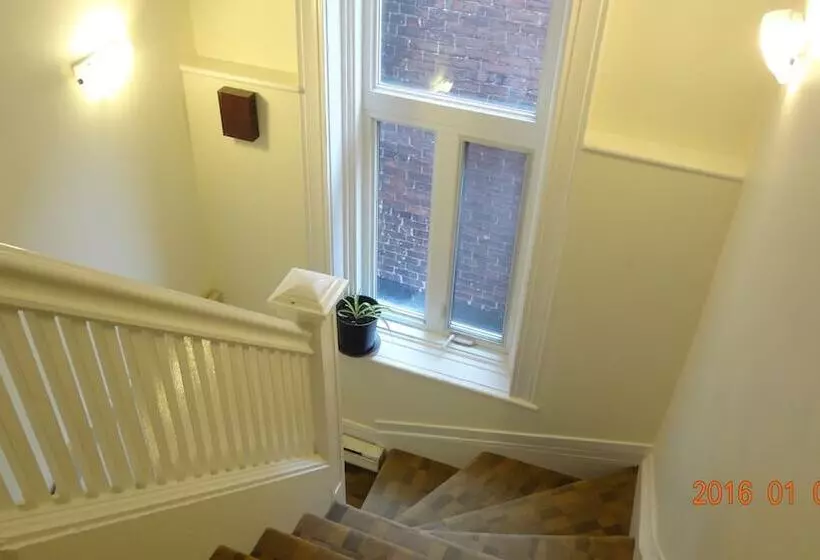 Отель Star Montreal