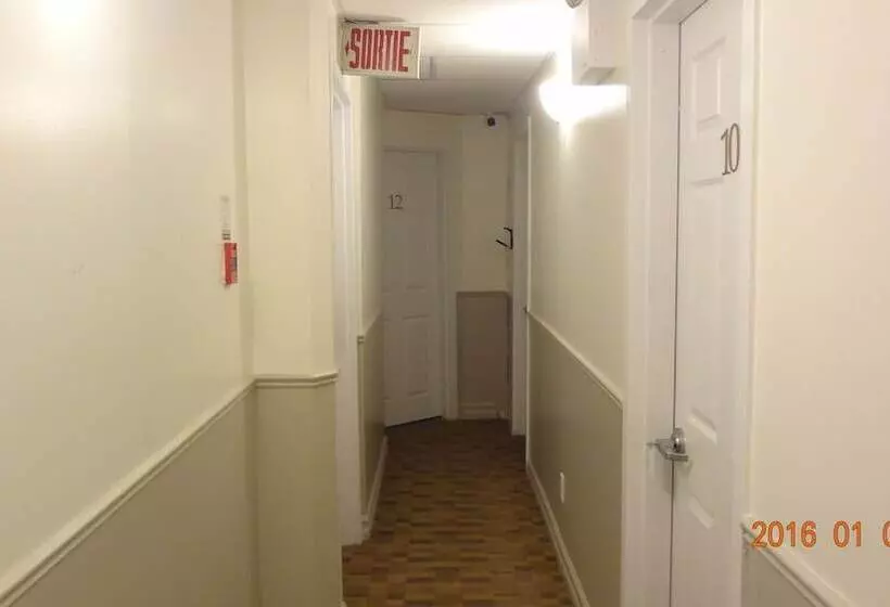 Отель Star Montreal