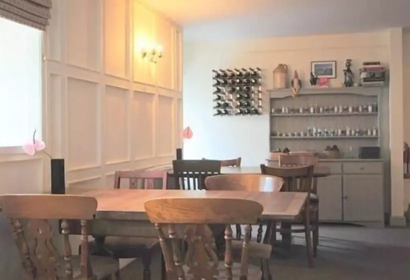 ホテル The Five Dials Inn