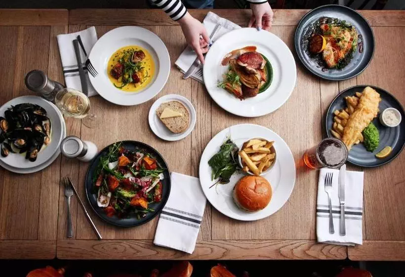 ホテル The Five Dials Inn