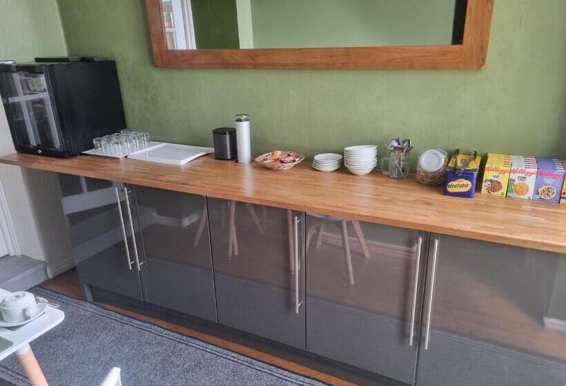 ホテル The Promenade Guest House