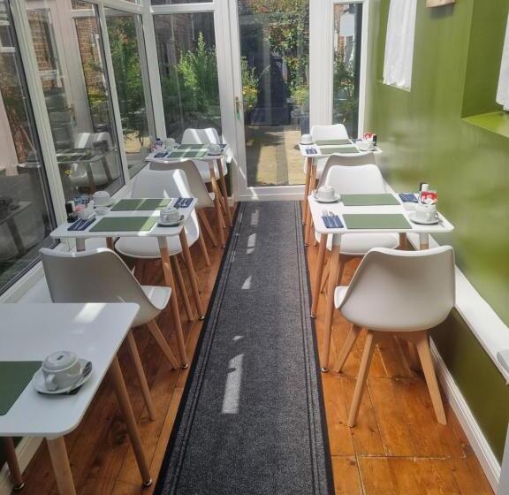 ホテル The Promenade Guest House