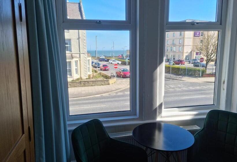 ホテル The Promenade Guest House