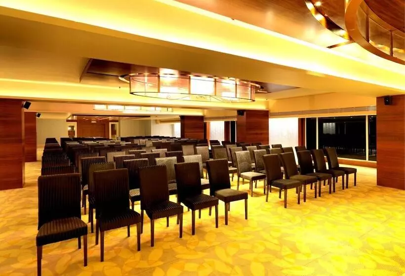 בית מלון כפרי The Quorum